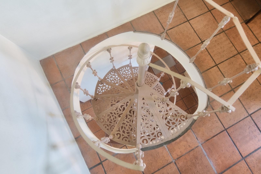 5 Bedroom Property for Sale in De Kelders Western Cape